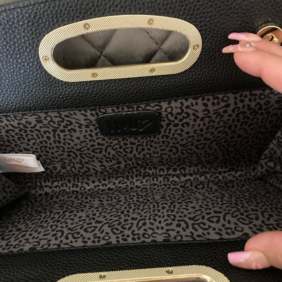 BEADED AND DIAMOND HAND PURSE🖤 - Picture 3 of 6